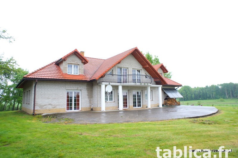 Komfortowy - piękny dworek z dużą działką 8