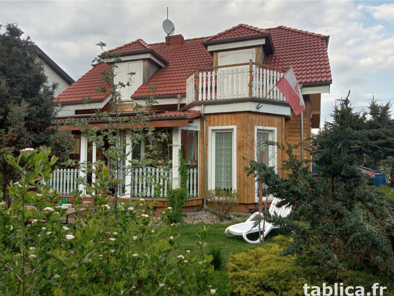 Ekologiczny i efektowny dom koło Poznania  3