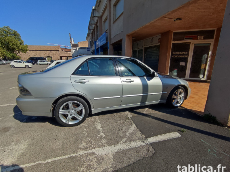 Lexus is200 2002r 4