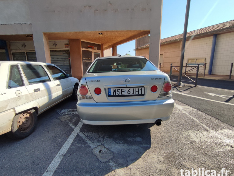 Lexus is200 2002r 8