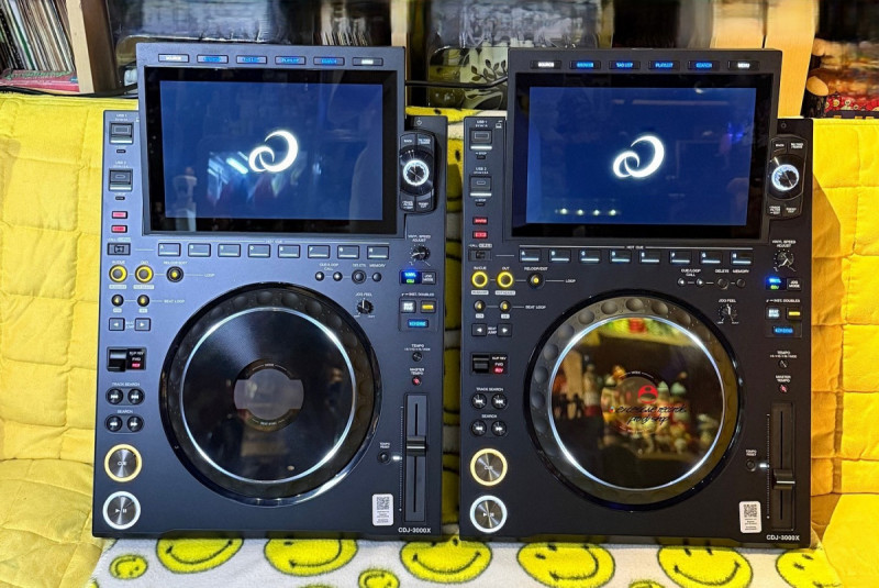 Pioneer DDJ-1000, Pioneer DDJ-1000SRT,  Pioneer DJ XDJ-RX3 13