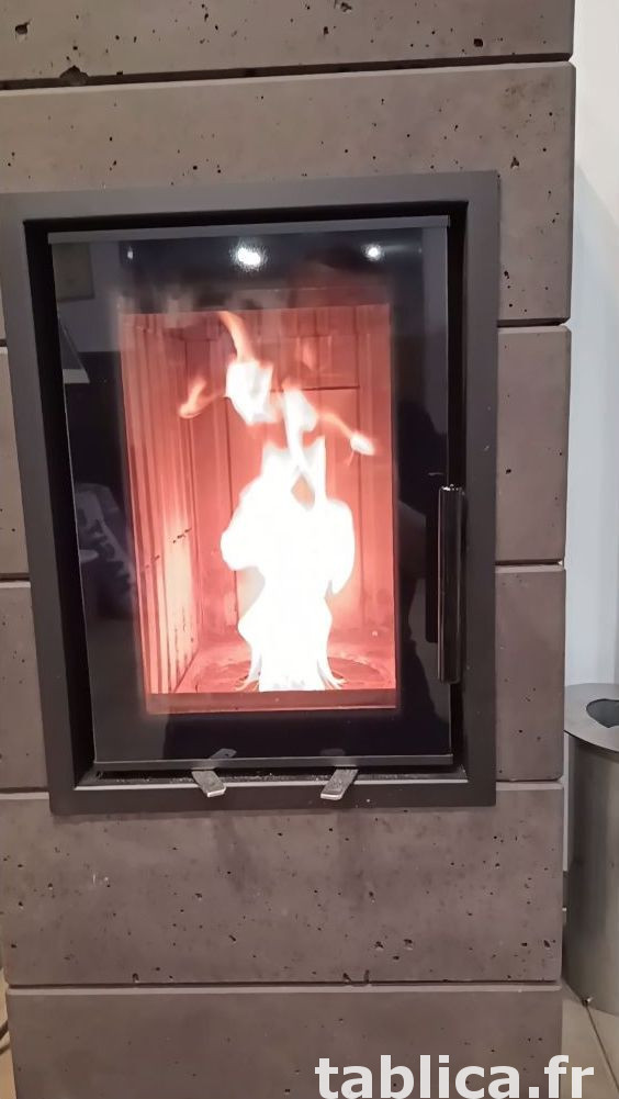 Hybrydowy akumulacyjny piec kominkowy bez prądu. 1