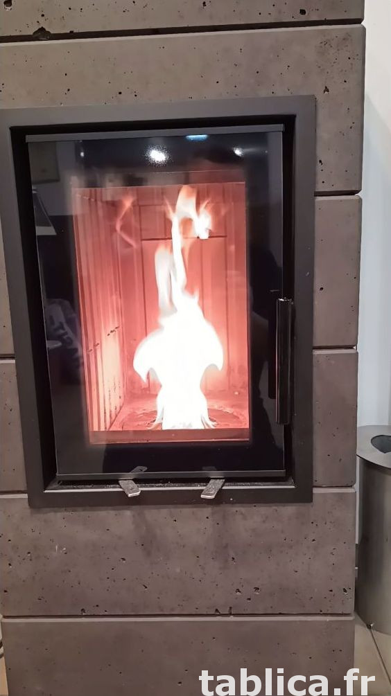 Hybrydowy akumulacyjny piec kominkowy bez prądu. 2