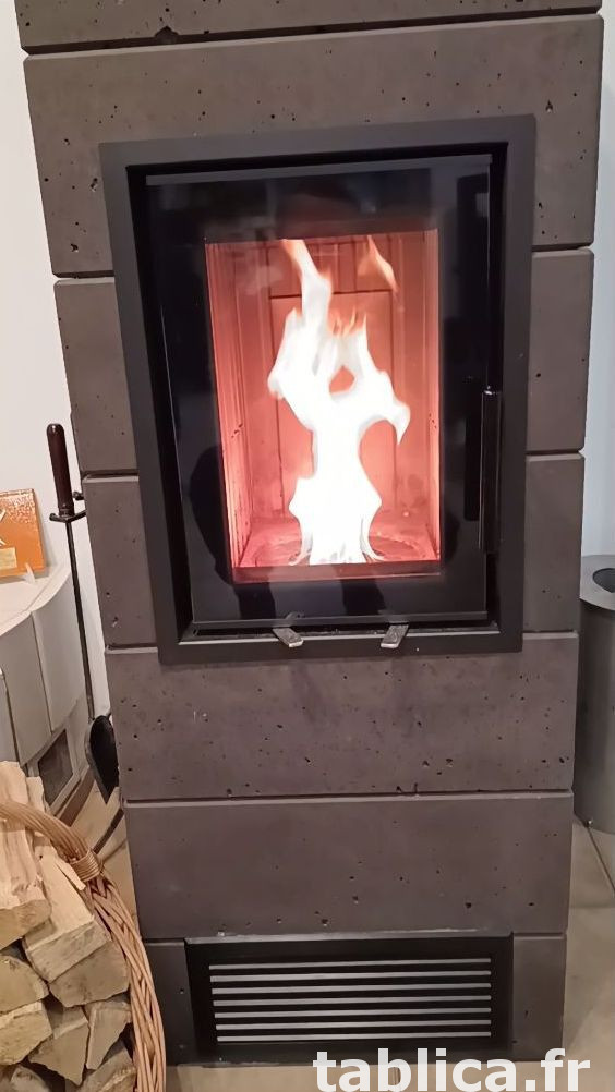 Hybrydowy akumulacyjny piec kominkowy bez prądu. 10